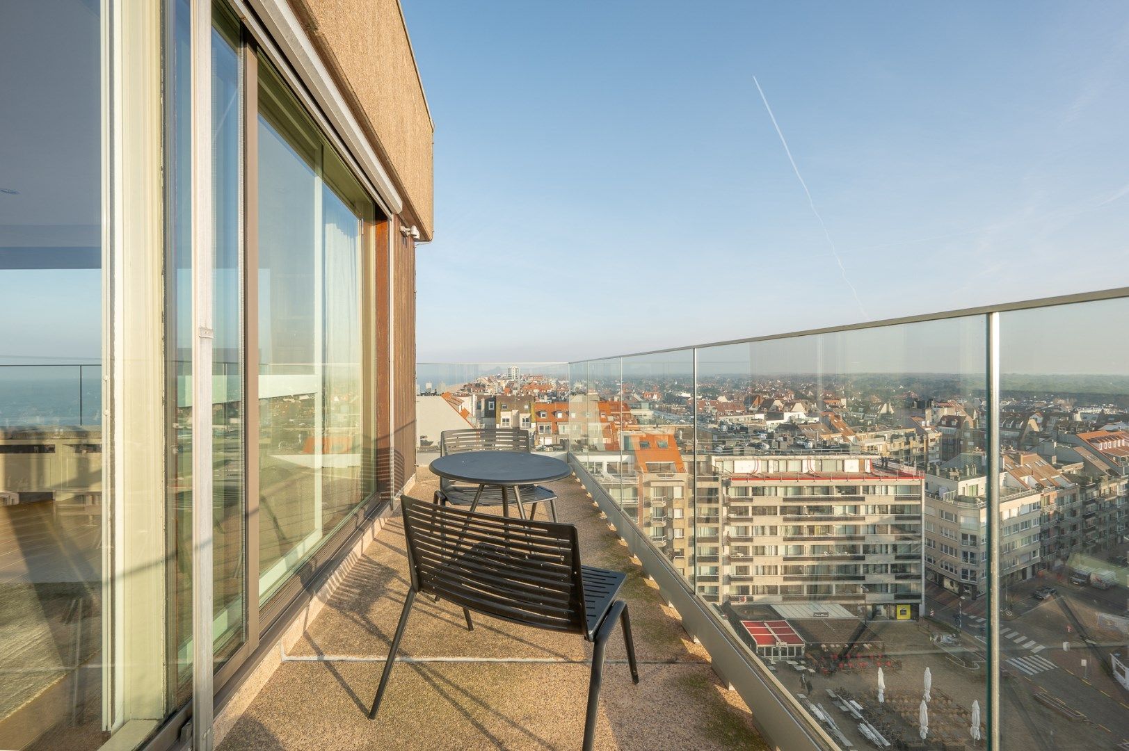 Uitzonderlijke penthouse gelegen op de Zeedijk aan het Van Bunnenplein met panoramische zichten. foto 18