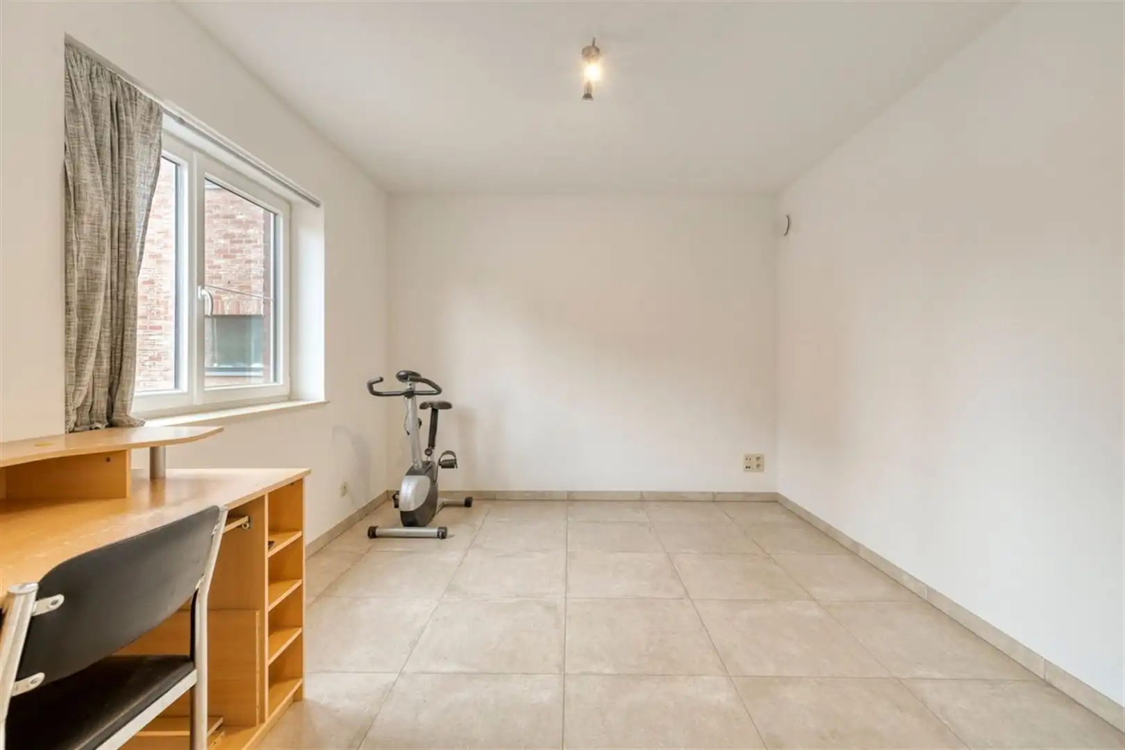Uitzonderlijk ruime en toekomstgerichte woning met een indrukwekkende 358m² bewoonbare opp. EPC-label A. Residentiële woonwijk met winkels, scholen, horeca en andere voorzieningen vlakbij. foto 18