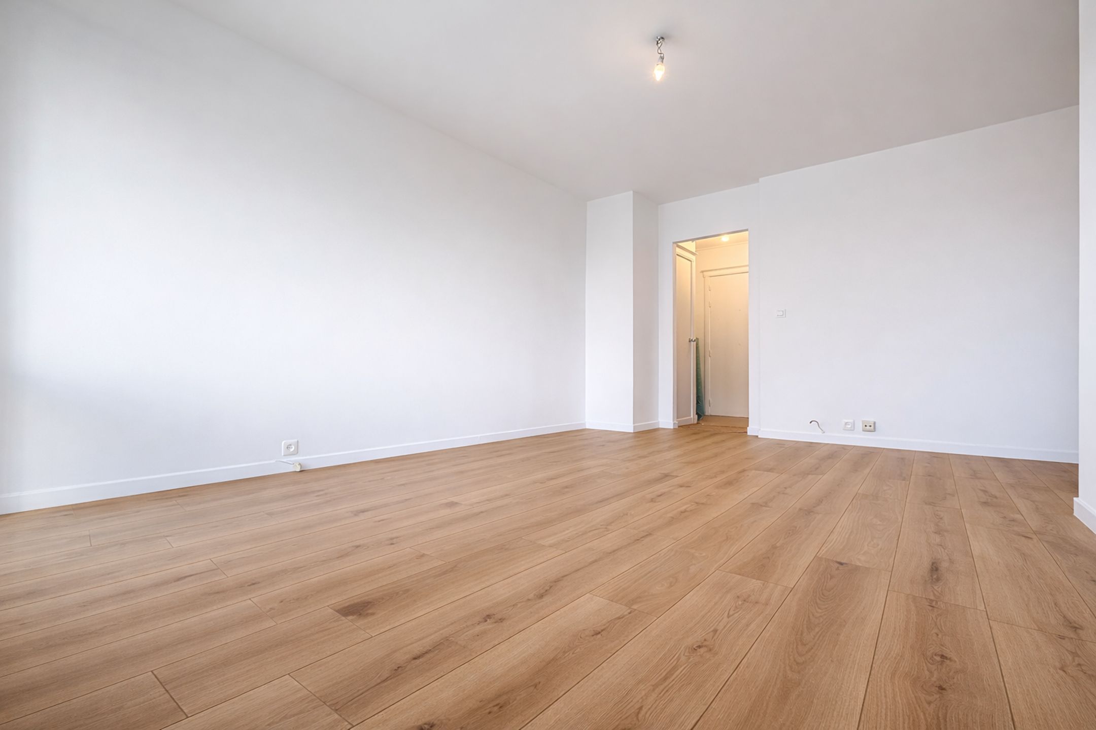 Prachtig gerenoveerd appartement met terras – instapklaar foto 3