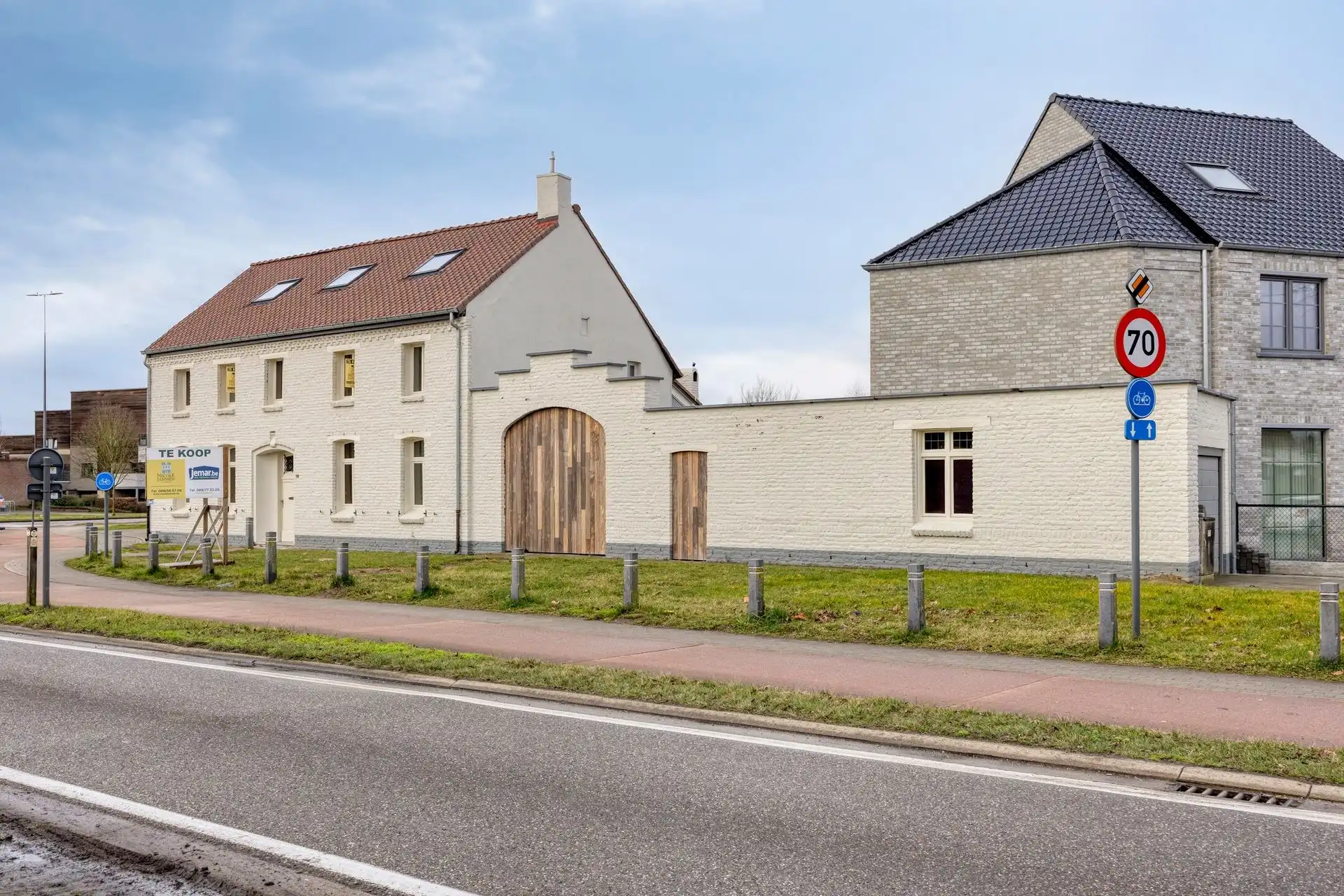 Gezinswoning met praktijkruimte! foto 2