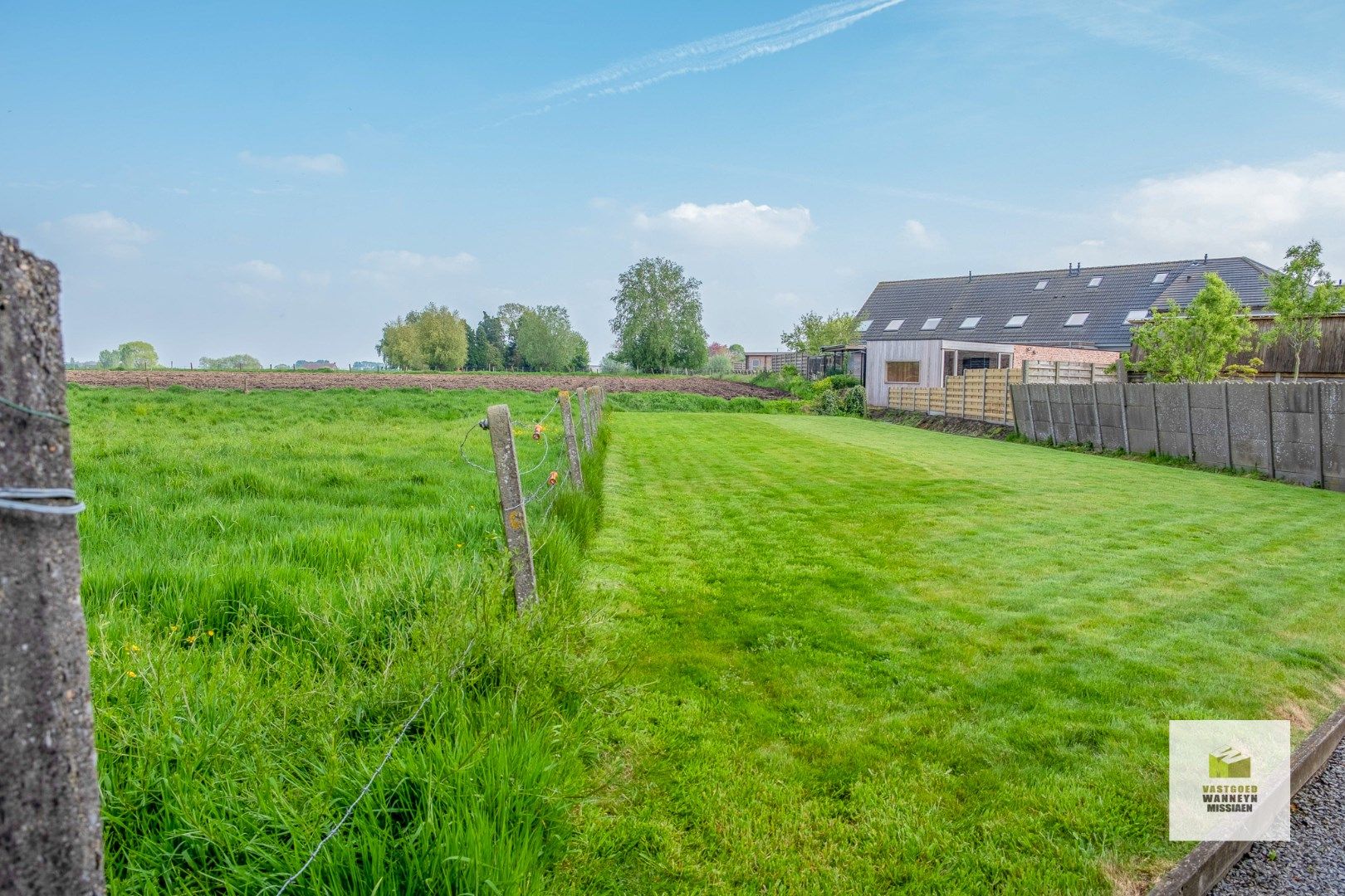 Bouwgrond met af te breken woning van 651m2 op centrale ligging te Zwevezele foto 5