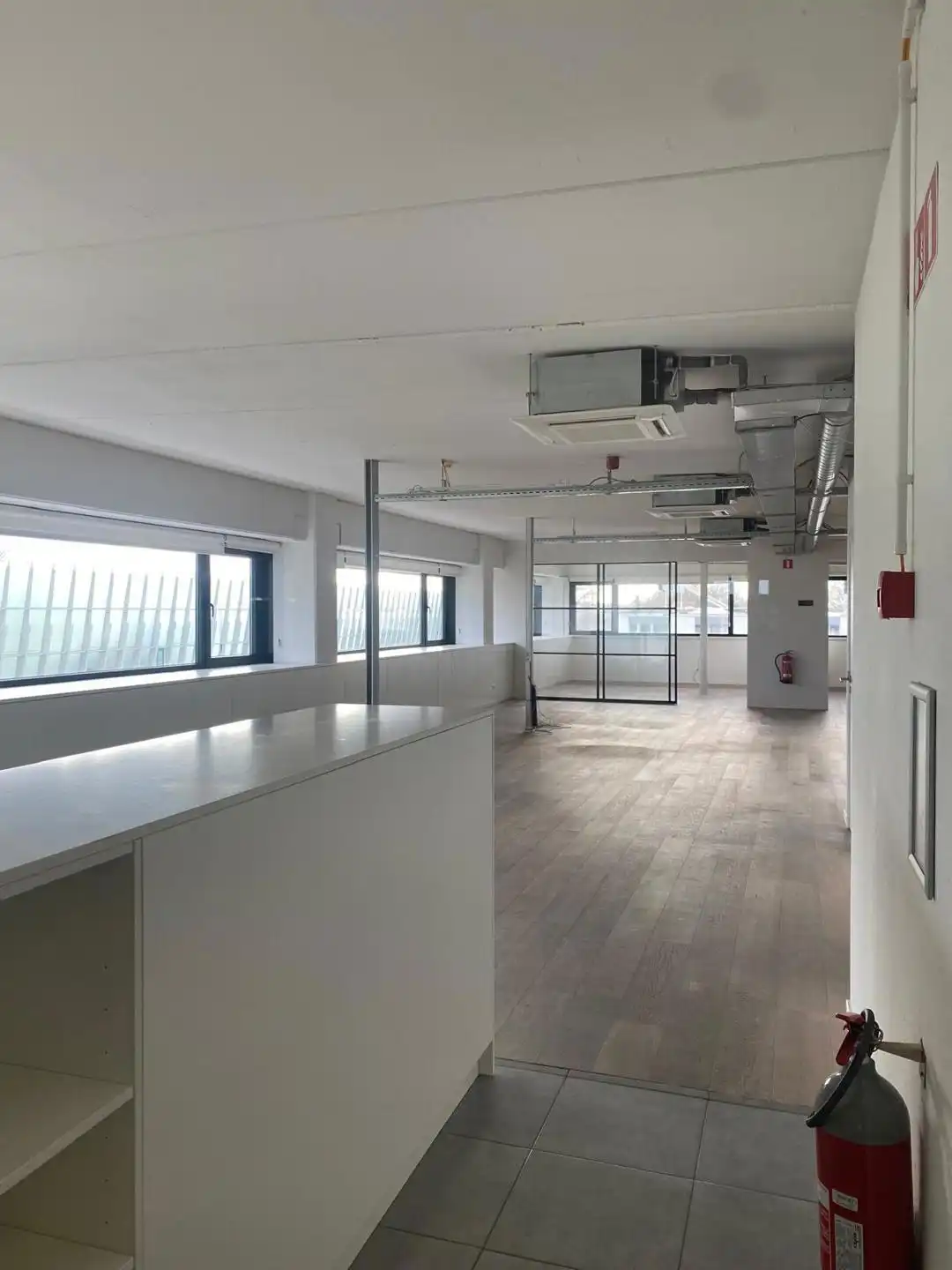Kantoorruimte van 190 m² op toplocatie Westpoort Zwijndrecht foto 4