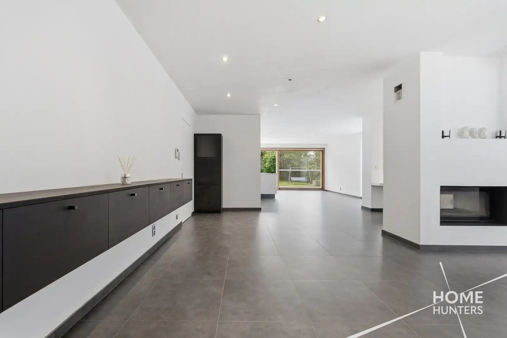 Landelijk gelegen instapklare woning met 4 slaapkamers, garage en tuin foto 2