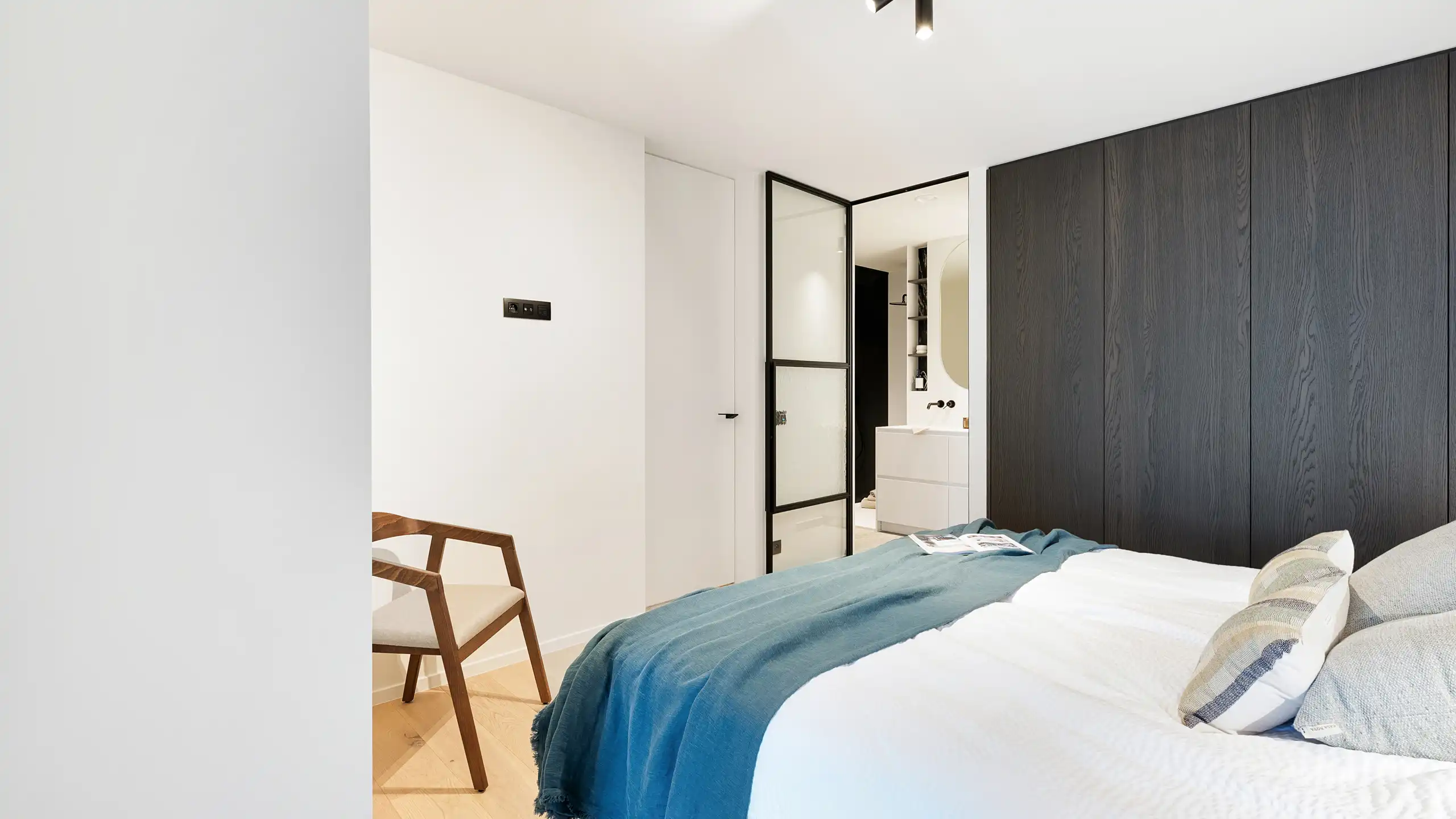 High-end appartement in iconisch gebouw aan RBSC Duinbergen. foto 26