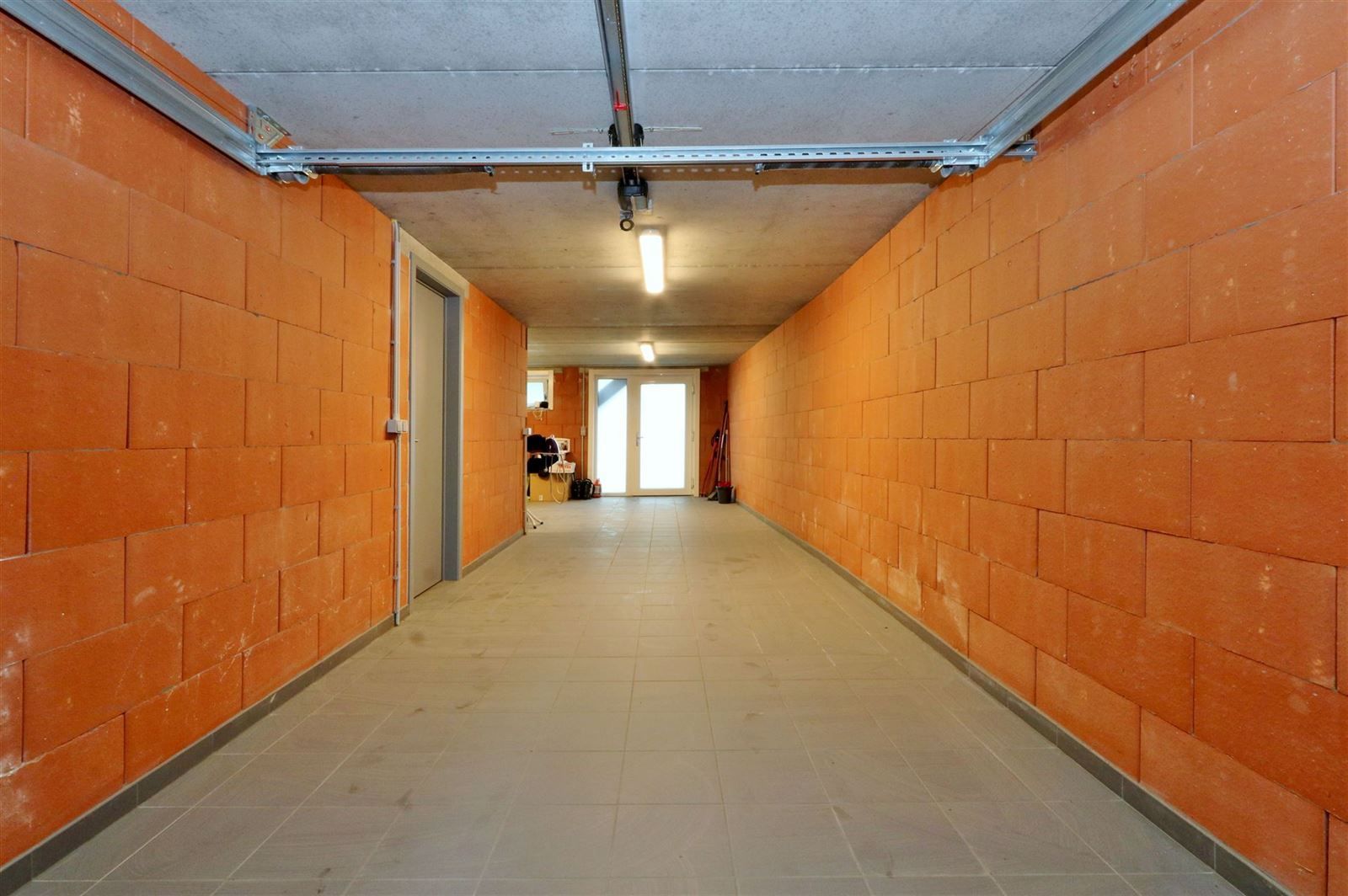 Ruime woning met 3 slaapkamers + tuin  foto 21