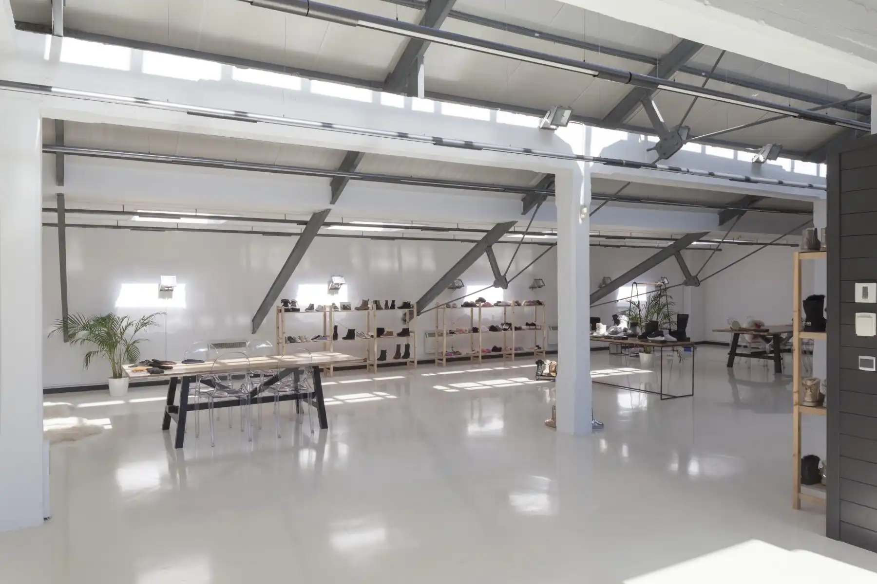 LOFTHOUSE - Kantoren te huur te Antwerpen foto {{pictureIndex}}