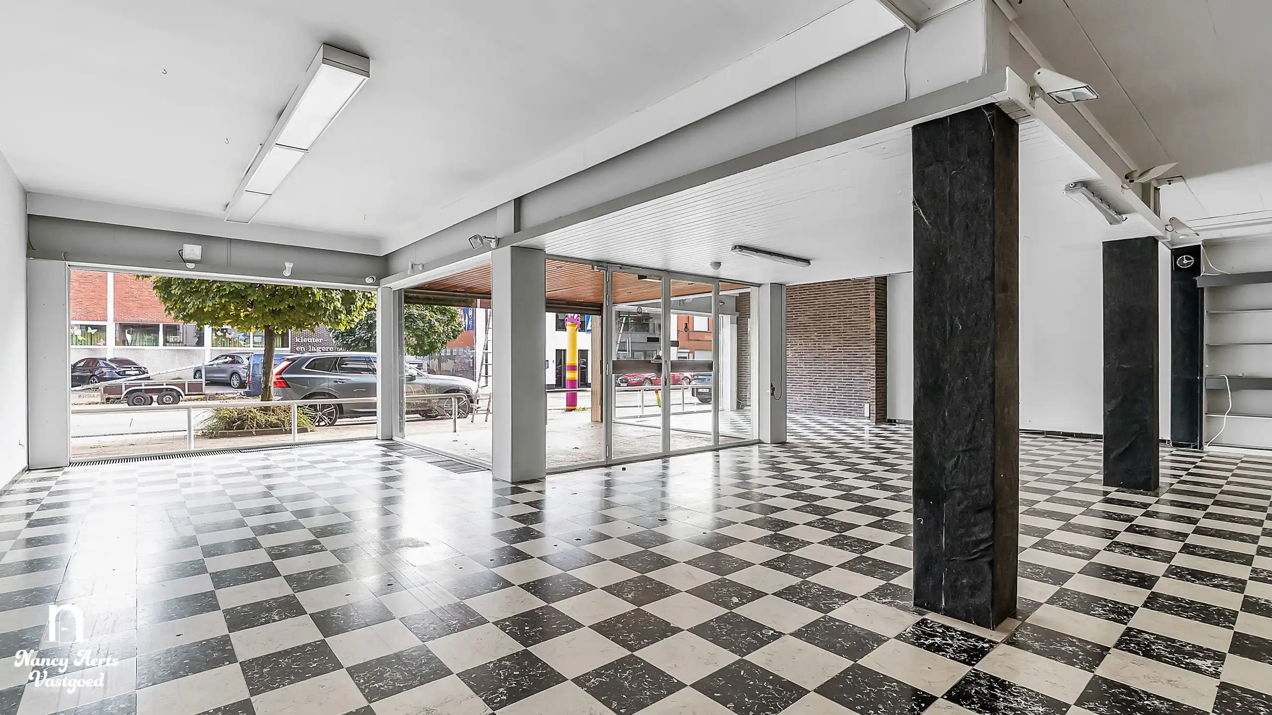 Handelspand van 395 m² in het centrum van Beringen foto 18