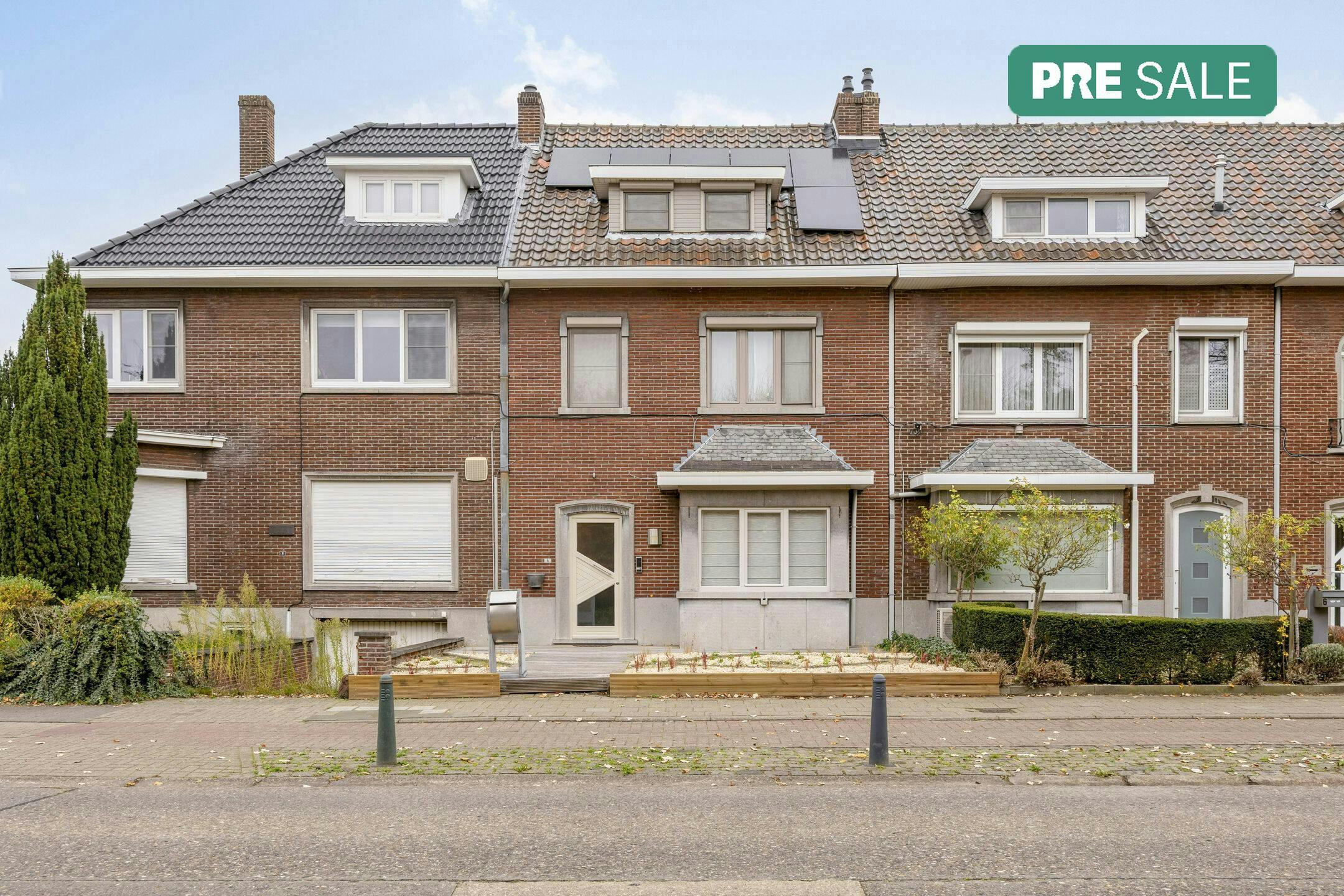 Goed gelegen stadswoning met 3 of 4 slaapkamers, tuin en garagebox  foto 2