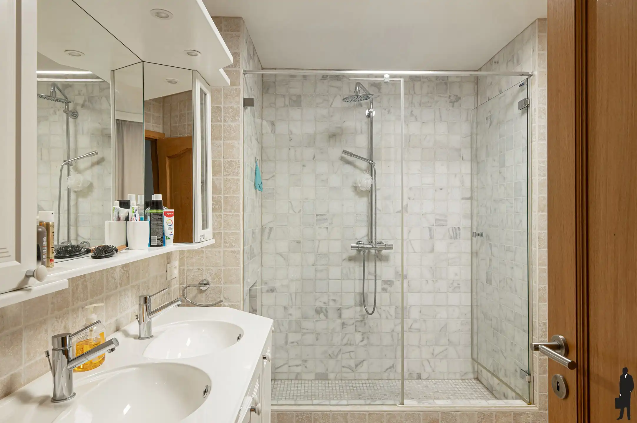Prachtig en ruim appartement van 170 m² met groen uitzicht foto 13