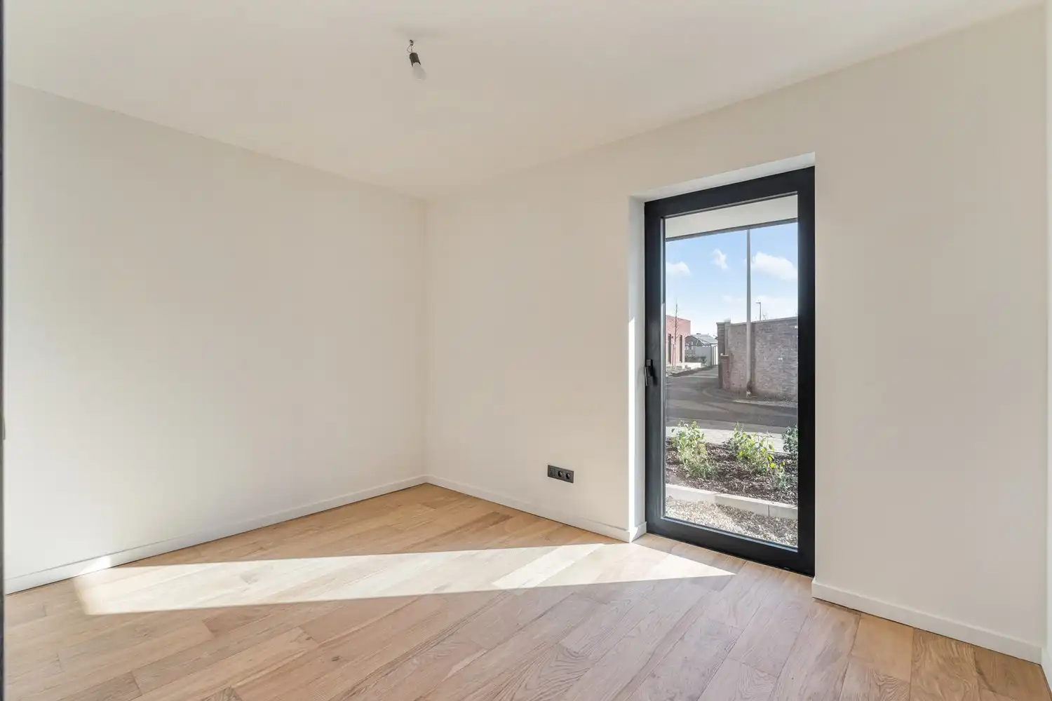 Instapklare nieuwbouw rijwoning met 3 slaapkamers en terras! foto 14