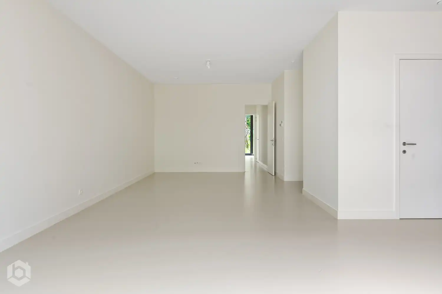 Recent, energuizuinig gelijkvloersapp met 2 slpkrs en terras foto 5