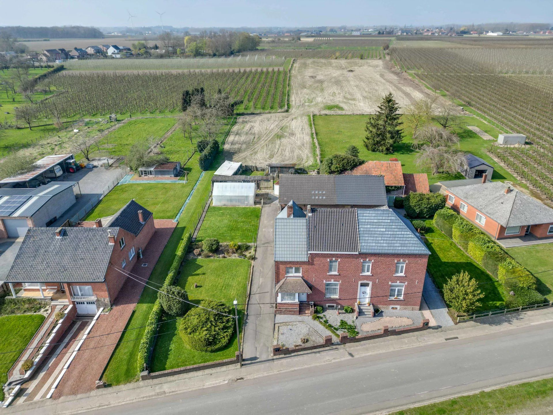 Hoofdfoto van de publicatie: Te renoveren, landelijk gelegen woning/ projectgrond