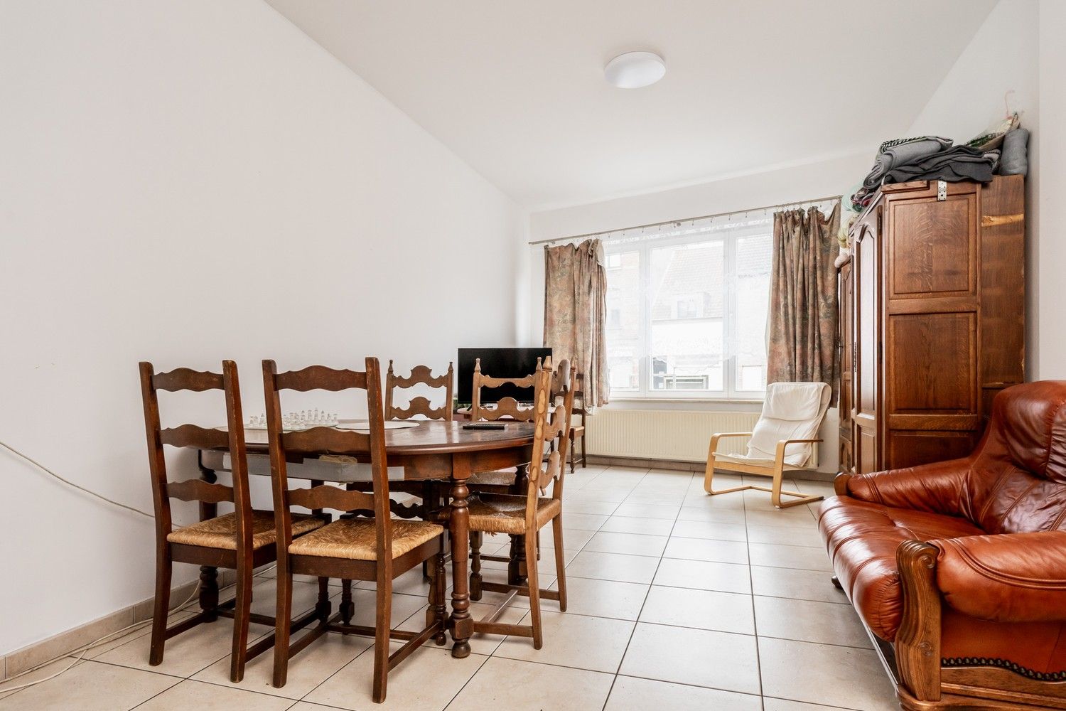 Ruim gelijkvloers appartement met 2 kamers foto 3