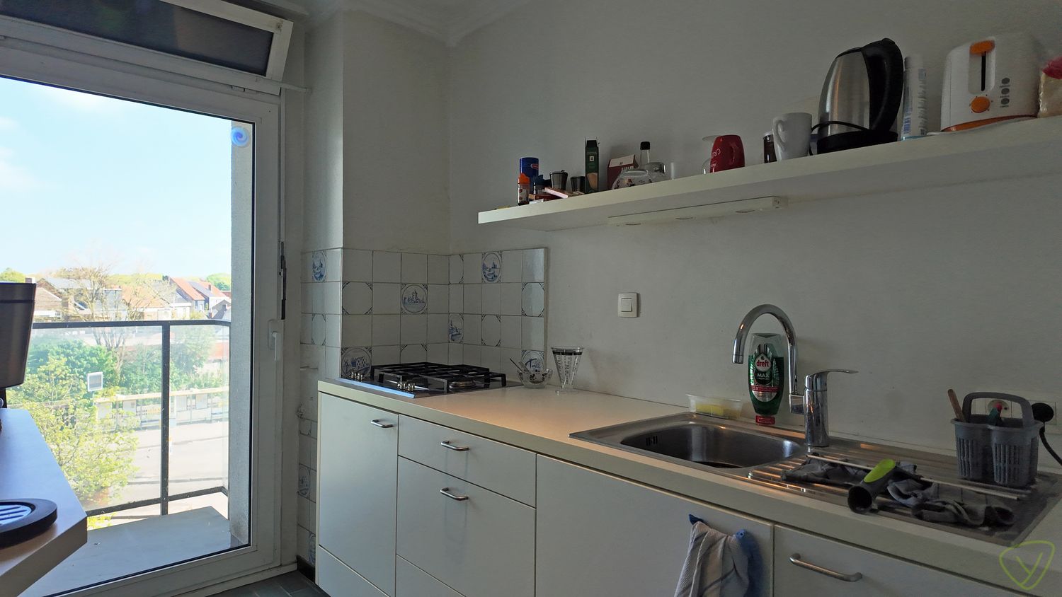 Instapklaar appartement met terras op de tweede verdieping! foto 7