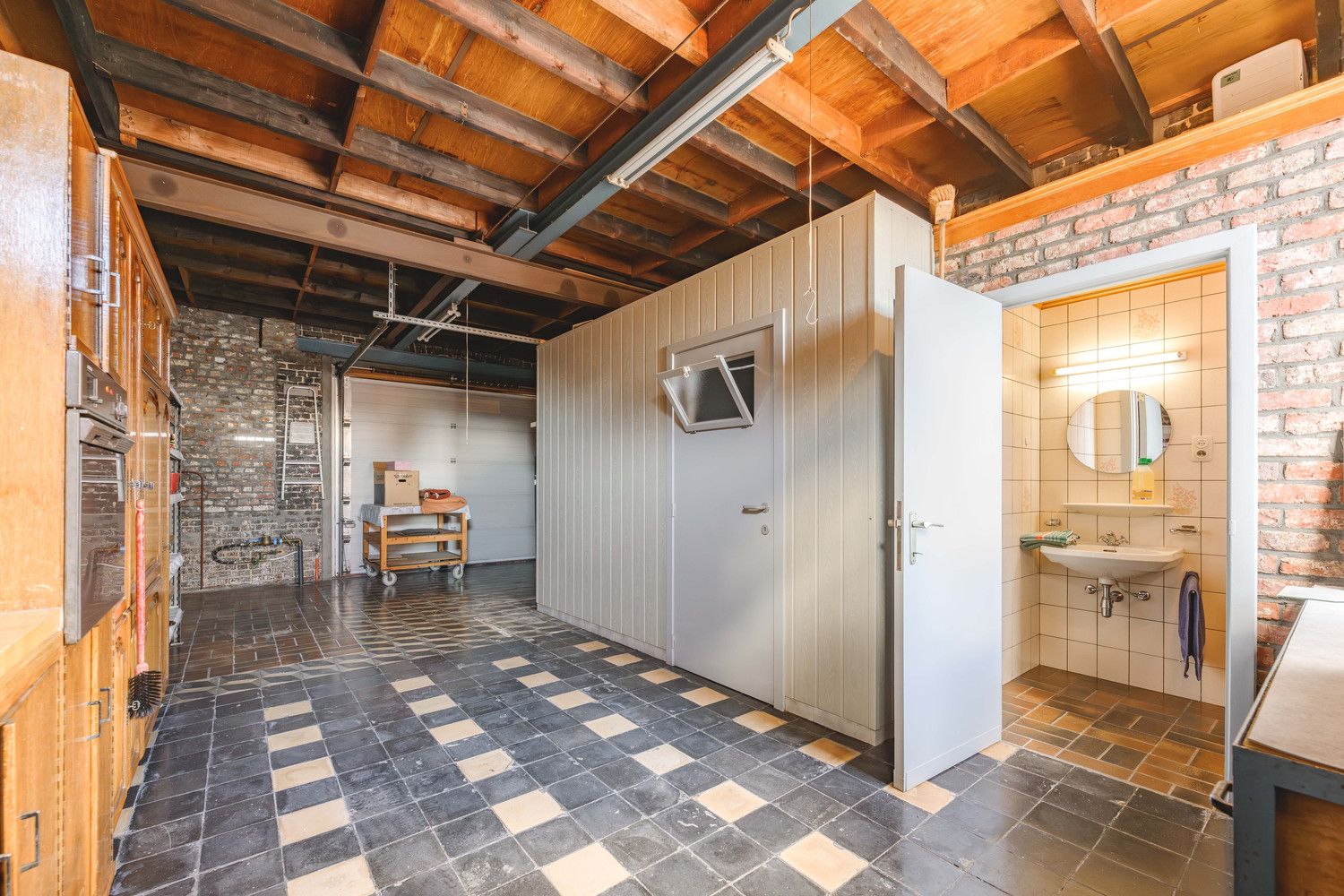 Totaal te renoveren woning te Ardooie. foto 12