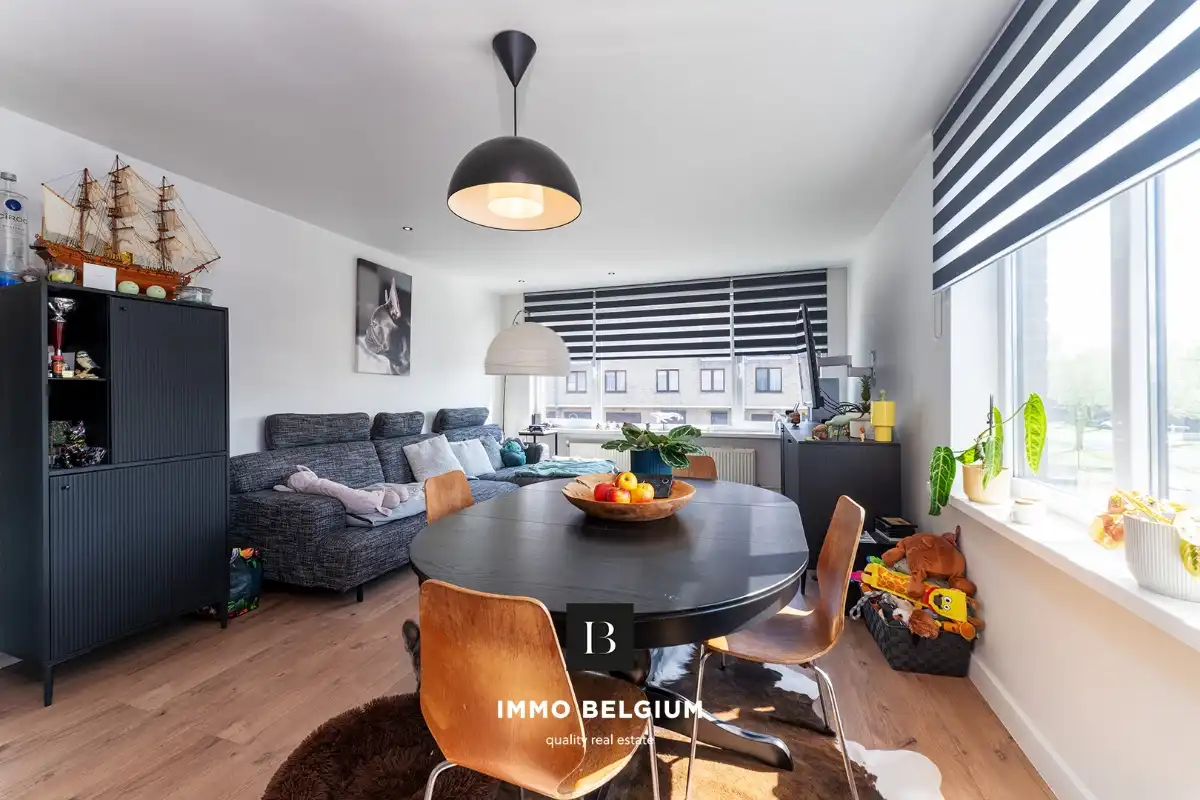 Instapklaar hoekappartement nabij het centrum met 2 slaapkamers foto 4