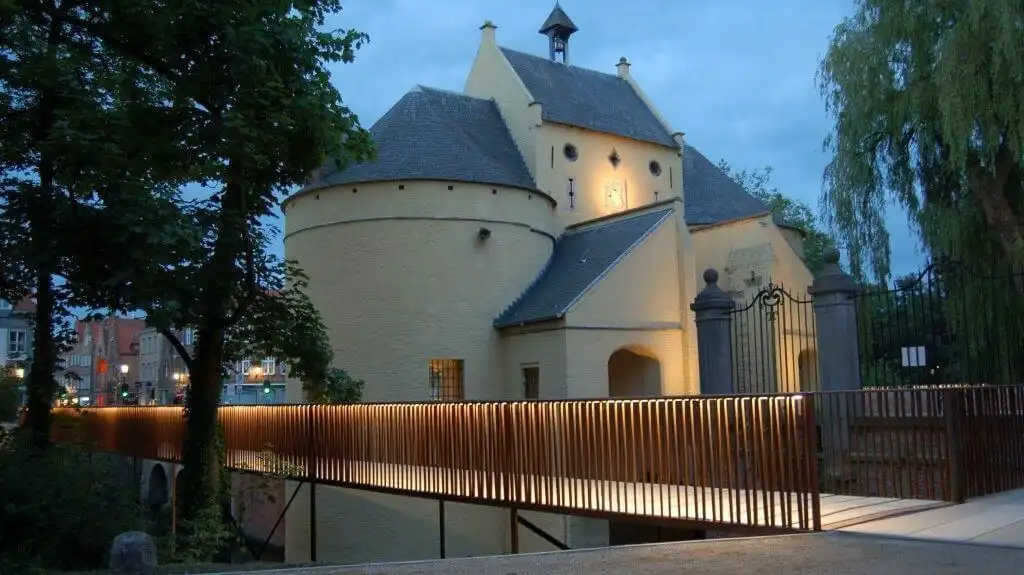 Comfortabele 2-slaapkamerwoning met Terras te koop in Brugge foto 14