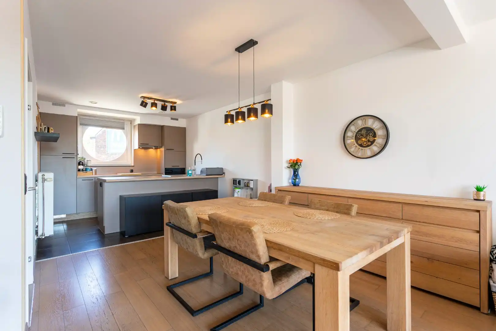 Energiezuinig duplex-app met 3 slpk, terras + staanplaats foto 3