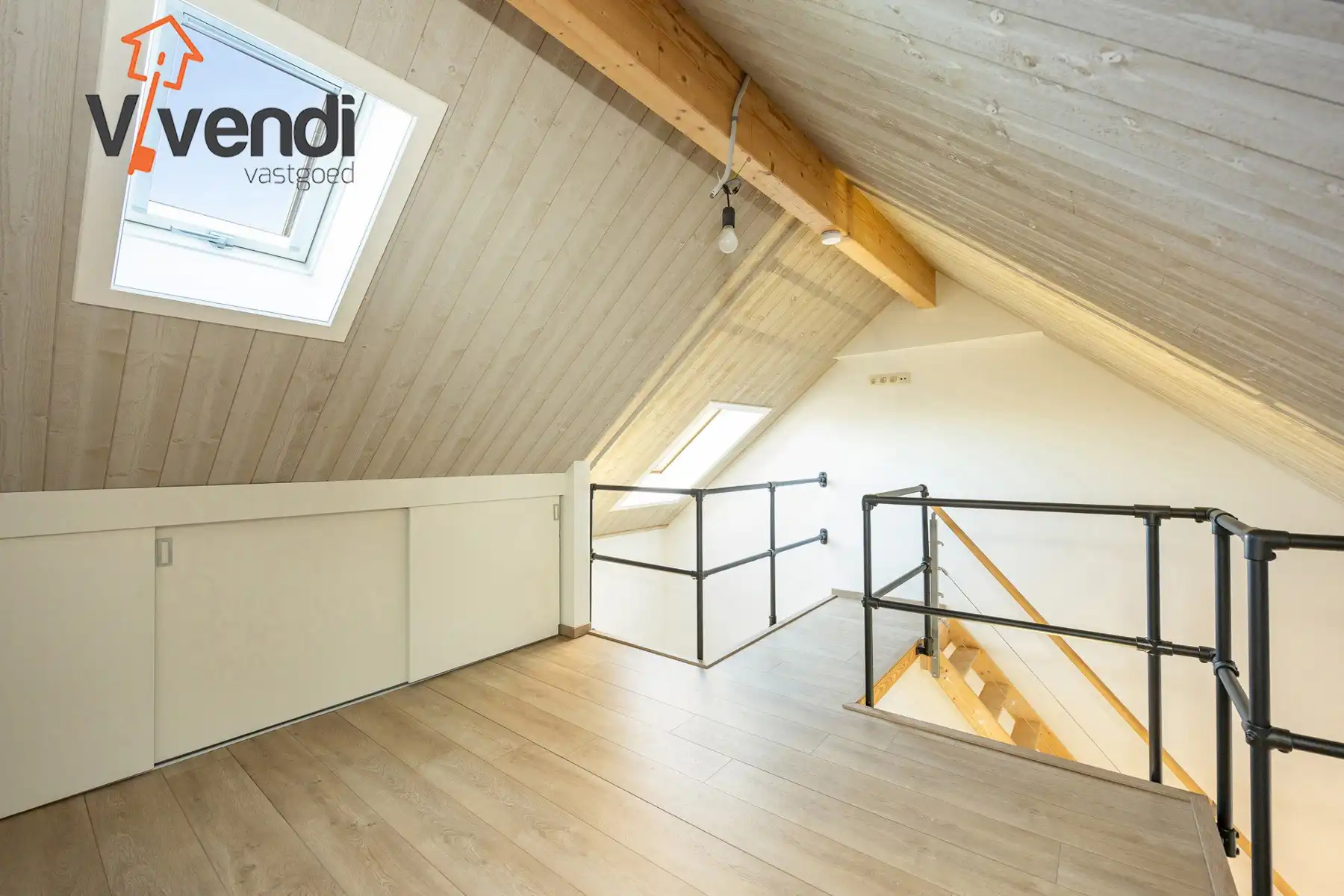 Instapklare stadswoning recent volledig gerenoveerd! foto 16