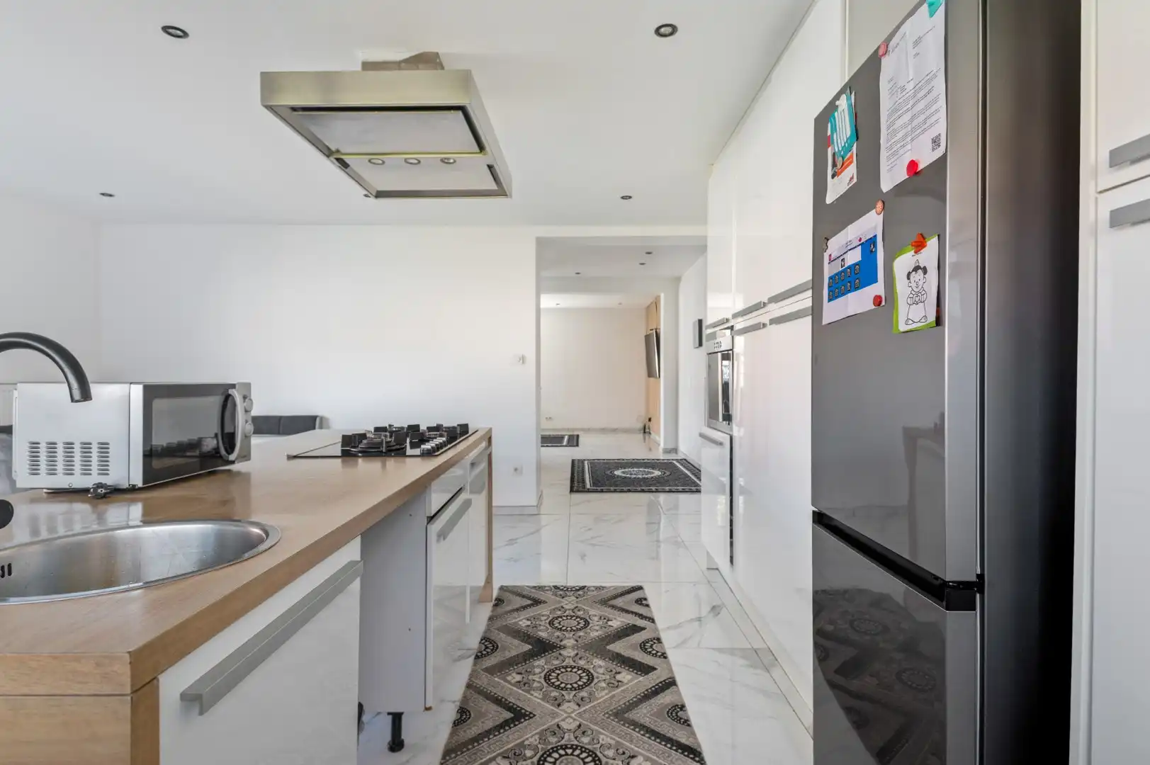 Gerenoveerde woning met tuin, carport en rustige ligging in Willebroek! foto 8