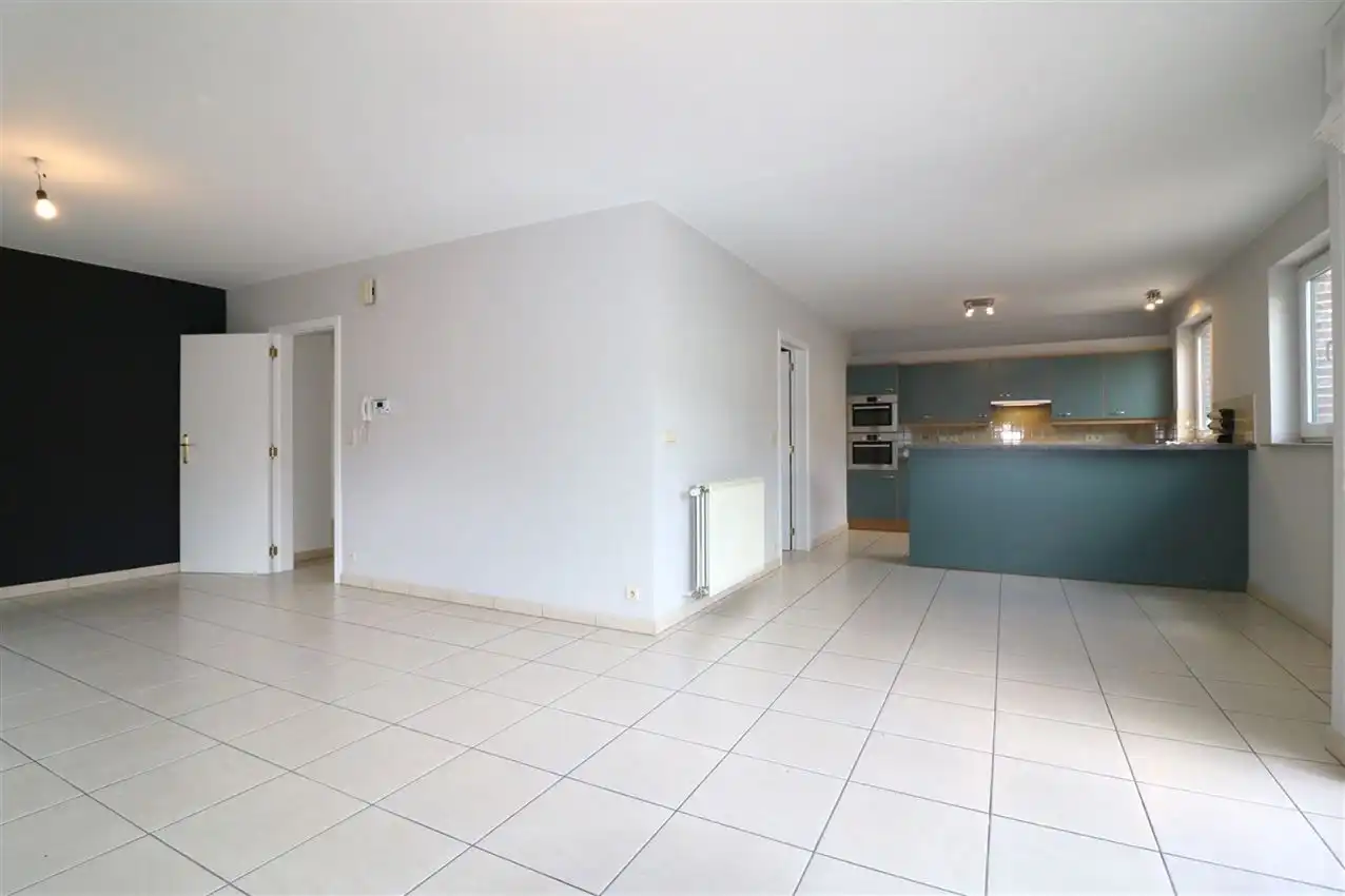 Appartement met 2 slpk., grote garage en terras, rustige ligging foto 11