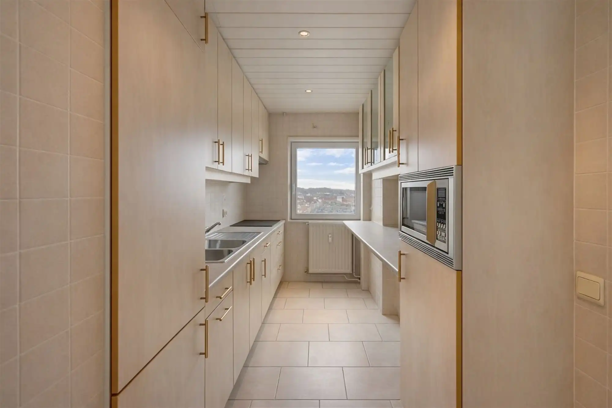 Appartement met 2 slaapkamers, terras + parking mogelijk foto 6