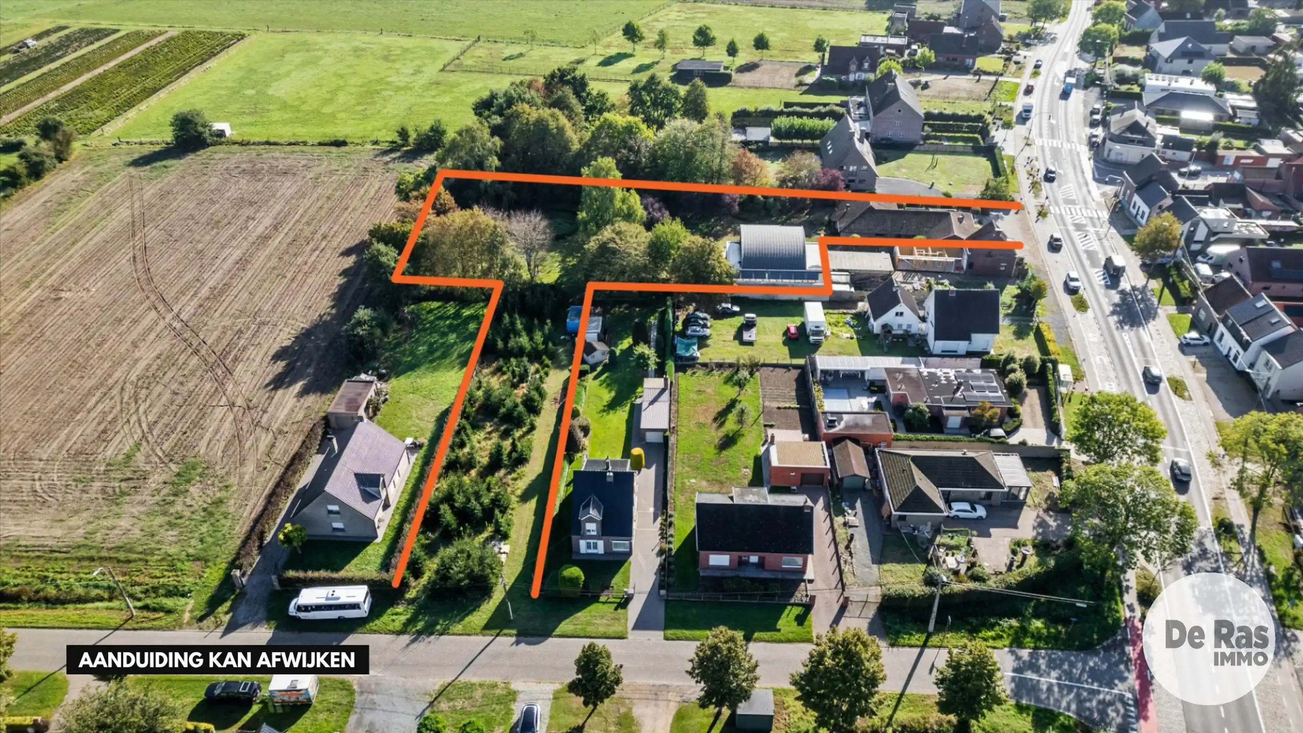 LAARNE - Karaktervolle villa met binnenzwembad op perceel van 42 are foto 2