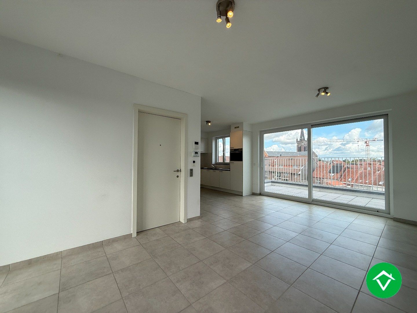 Prachtig dakappartement met twee slaapkamers, garage en twee terrassen met fenomenaal uitzicht te Roeselare foto 4