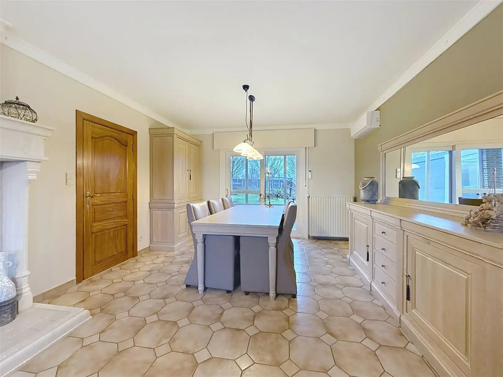 Ruime open bebouwing met 4 slpks, veranda, tuin, garage, 8a  foto 9