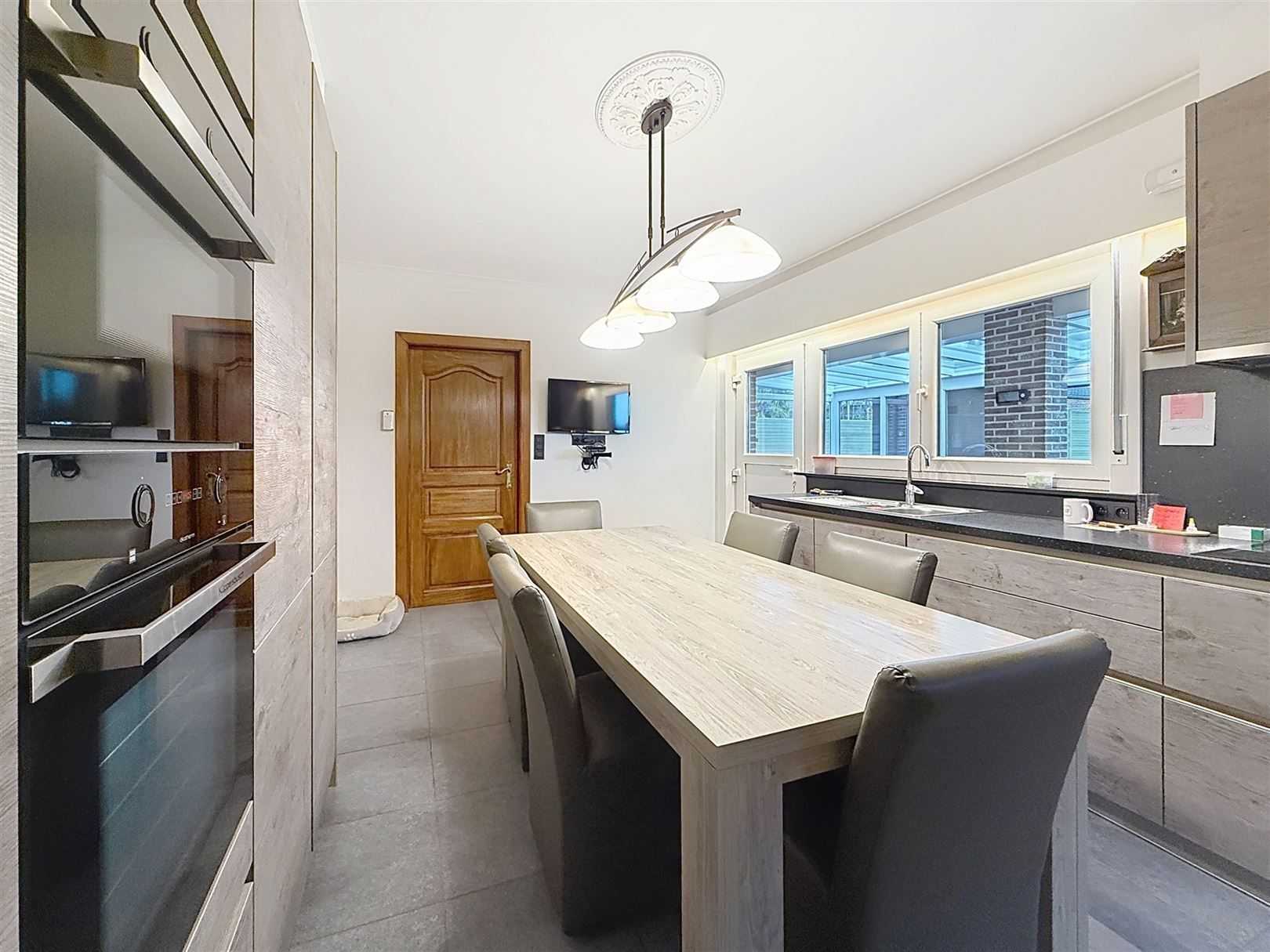 Ruime open bebouwing met 4 slpks, veranda, tuin, garage, 8a  foto 9