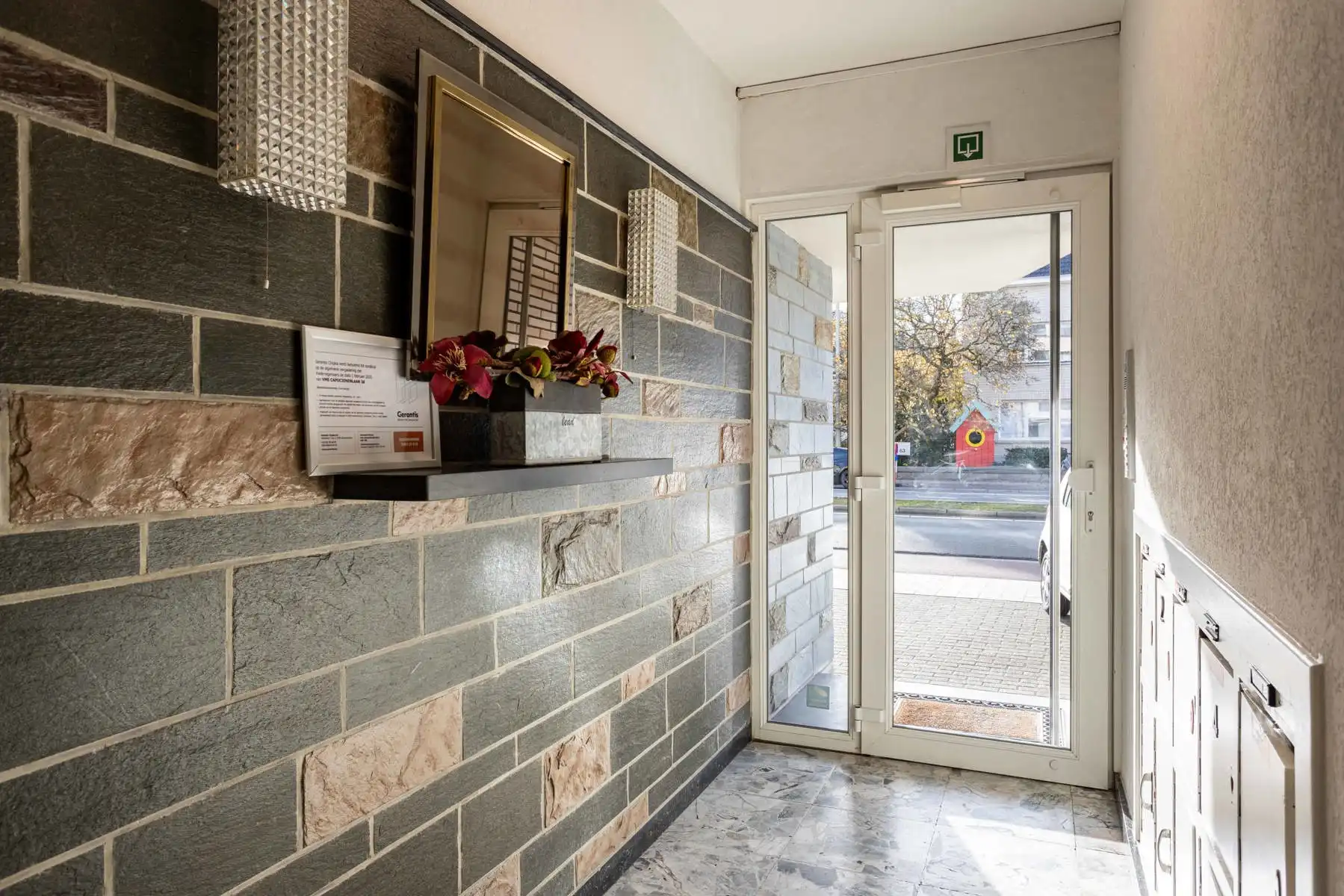 2 slaapkamer appartement met garage  foto 3