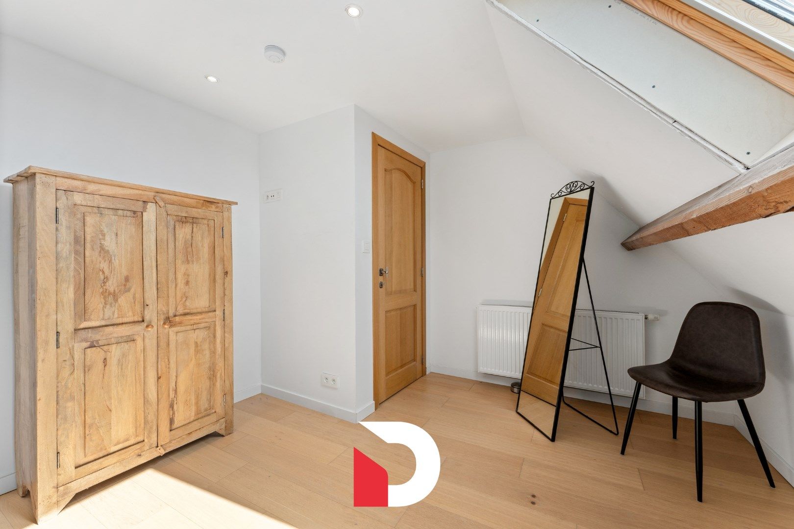 Burgerwoning met 5 slk en vergunde gastenlogies foto 28