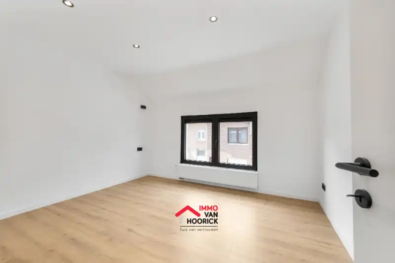 Totaal vernieuwde woning - 3 slaapkamers!! foto 11