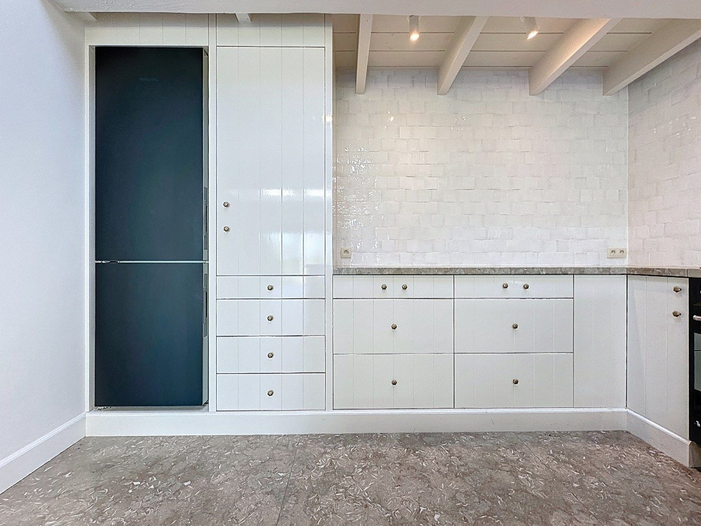 Sfeervolle en luxe tussenwoning in Zuidzande met vrij zicht over de velden foto 11