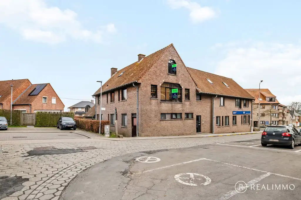 Polyvalente handelsruimte met ruime parking foto 16