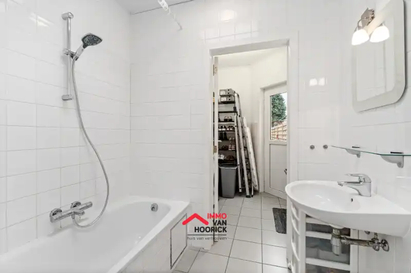 Zeer nette woning aan de stadsrand met 3 slpkmrs!!! foto 10