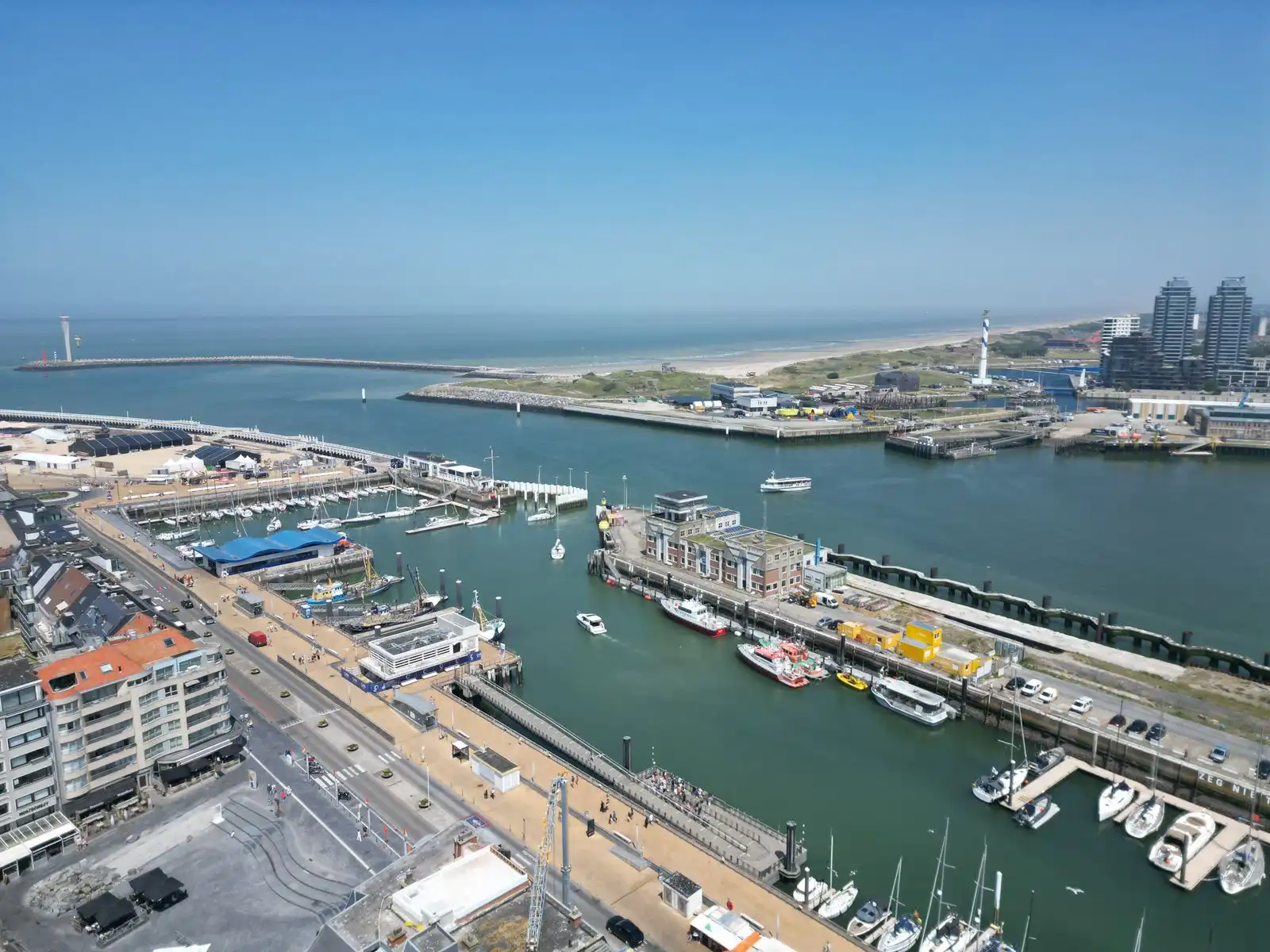 Exclusief nieuwbouwproject in het bruisende centrum met ruime terrassen, dichtbij zee foto 13