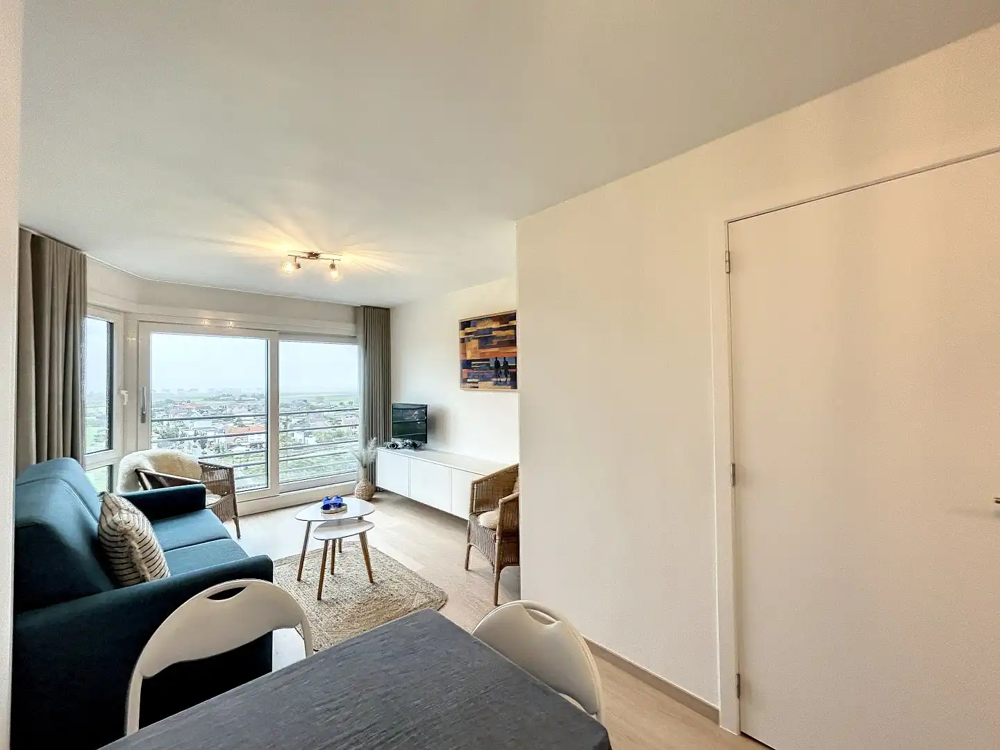 VERNIEUWDE STUDIO MET PANORAMISCH ZICHT foto 5