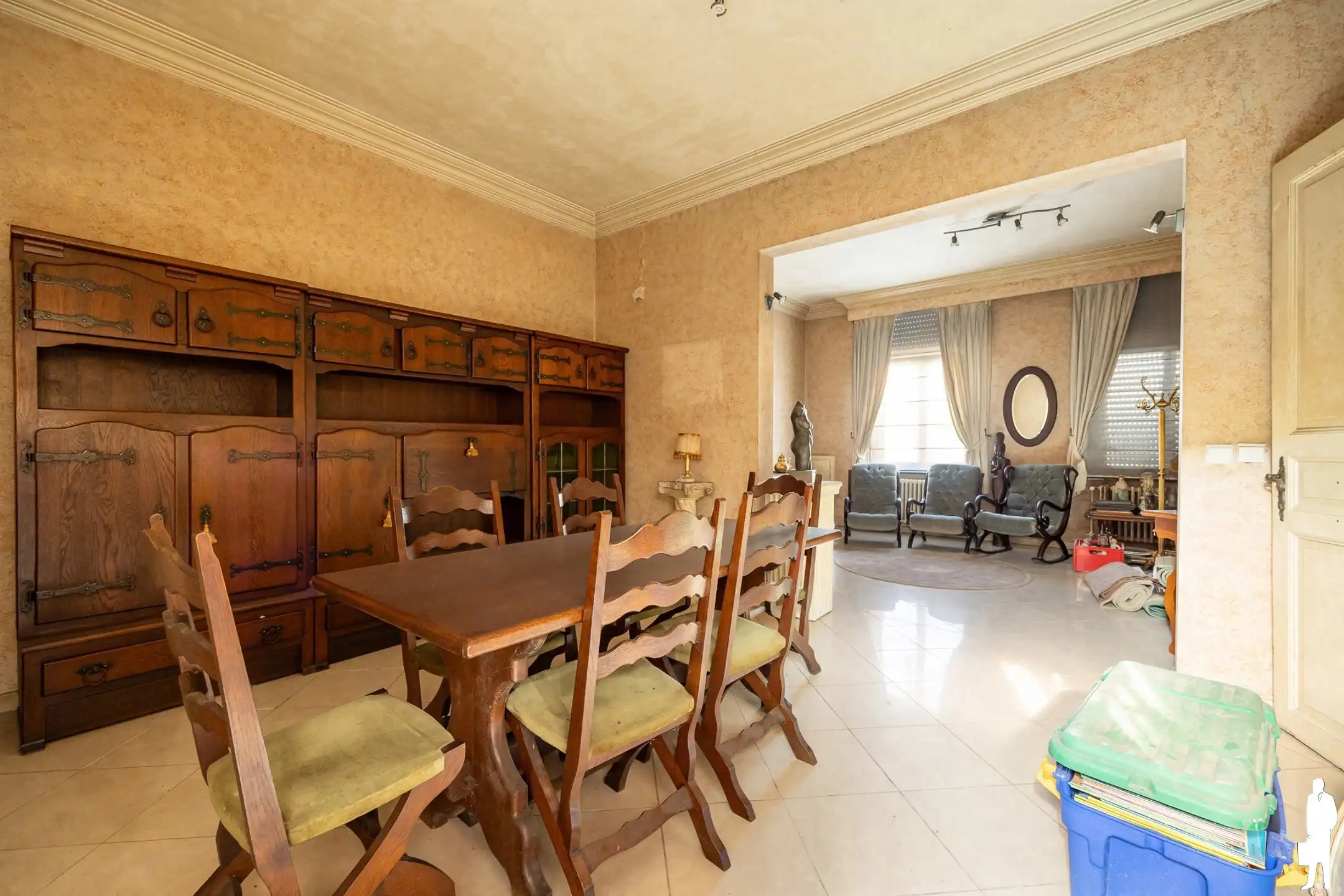 Te renoveren ruime woning met werkplaats foto 6
