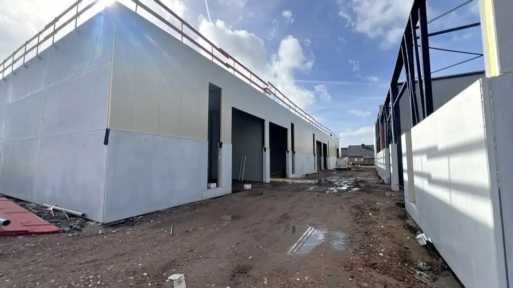 Nieuwbouw KMO-unit te koop in Bizzpark Doornzele foto 3