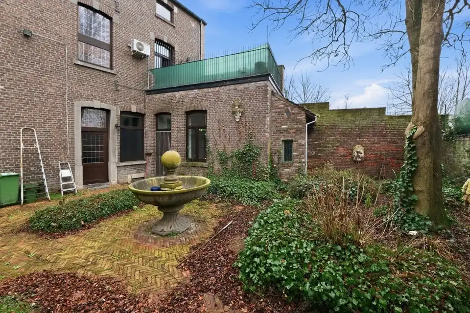 KARAKTERVOL PAND MET AUTHENTIEKE UITSTRALING EN VEEL POTENTIEEL IN TONGEREN foto 41