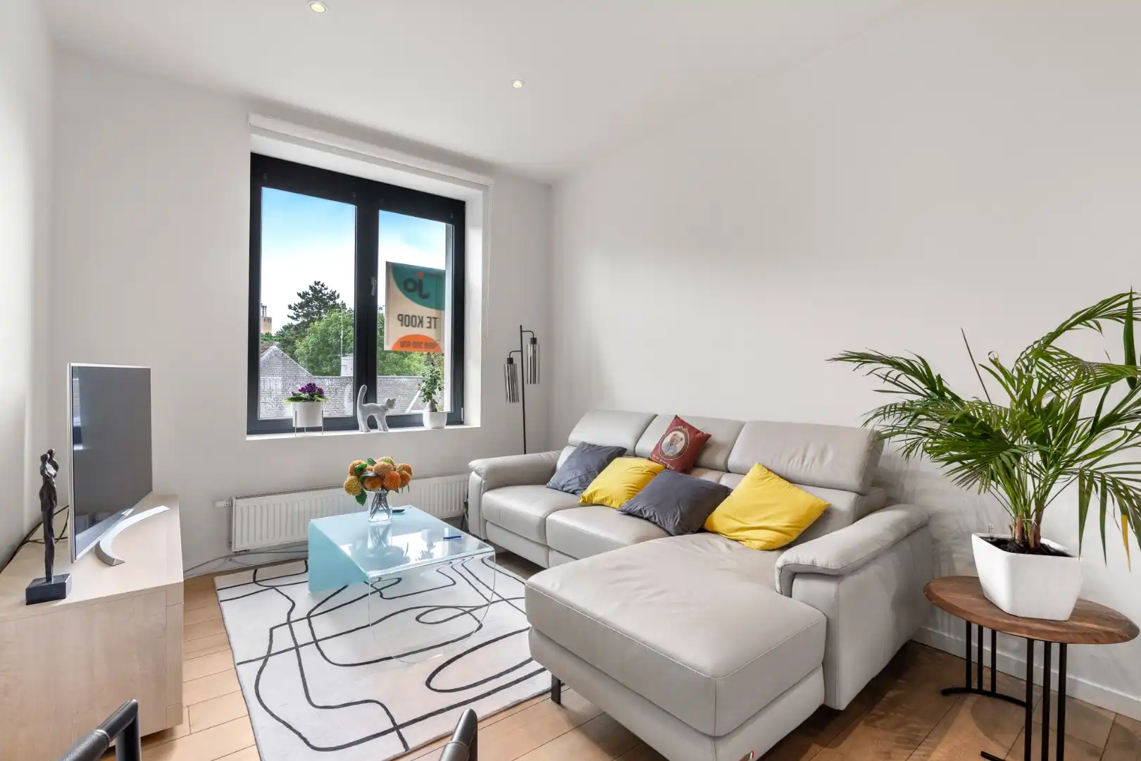 SCHITTEREND 2 SLPK APPARTEMENT MET ZONNIG TERRAS VLAKBIJ CENTRUM foto 2