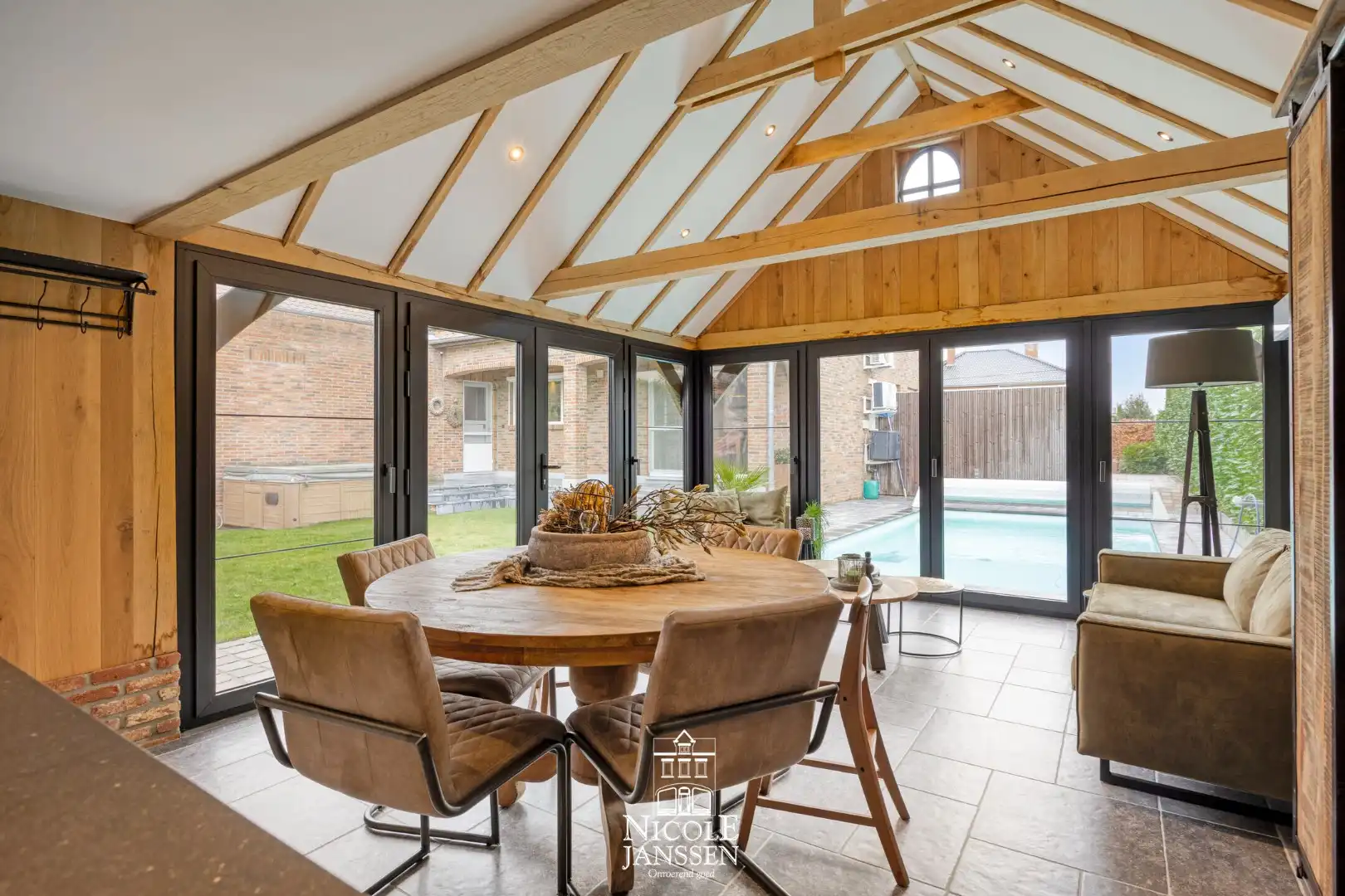 Ruime gezinswoning foto 34