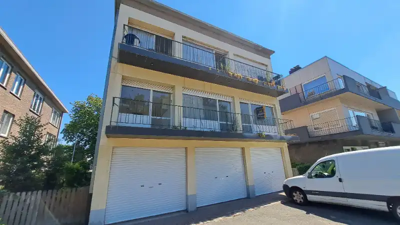 Comfortabel 2-slaapkamerappartement met GARAGE te koop in Sint-Michiels Brugge foto 12
