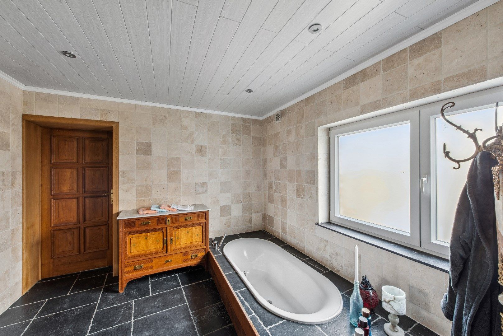Verrassend mooie woning met 3 slaapkamers en schuur foto 14