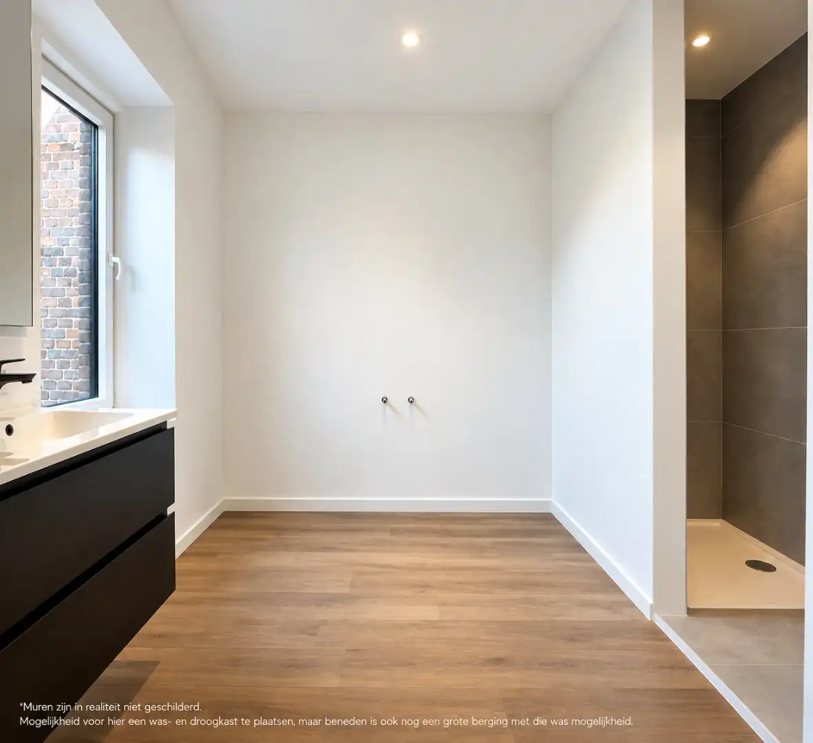Grote vernieuwde woning met 4 kamers, uitweg en veel ruimte foto 13