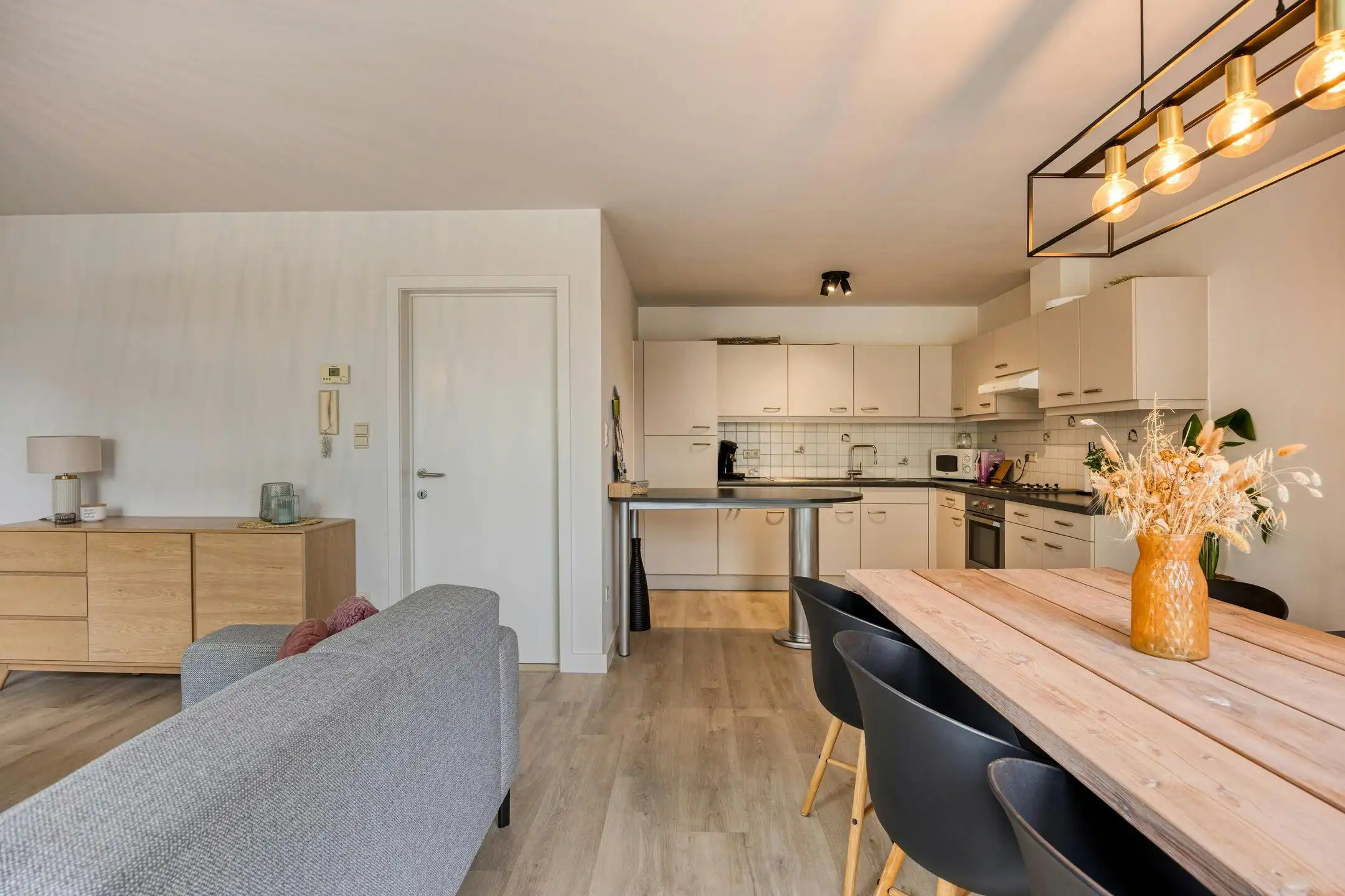 Instapklaar appartement met twee slaapkamers in Wuustwezel! foto 9