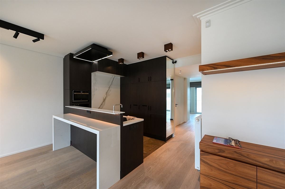 Prachtig appartement met 2 badkamers en ruim terras foto 4