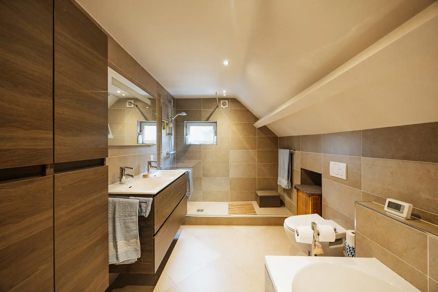 Prachtige vrijstaande villa in rustige omgeving foto 22