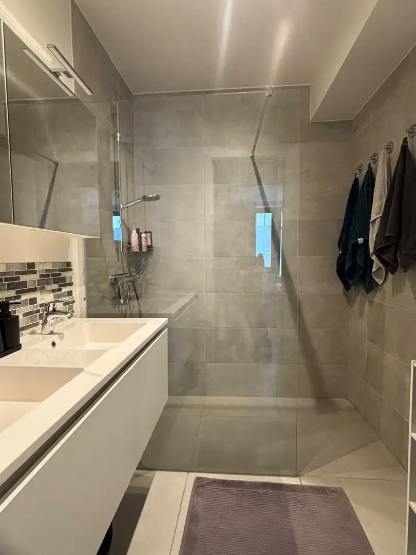 Mooi lichtrijk 1 slaapkamerappartement met staanplaats foto 10